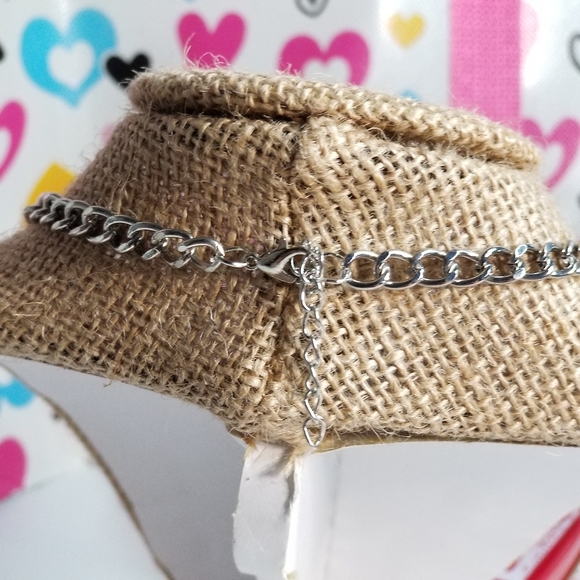 Necklace with Large Rhinestone Medallion New - Picture 3 of 8